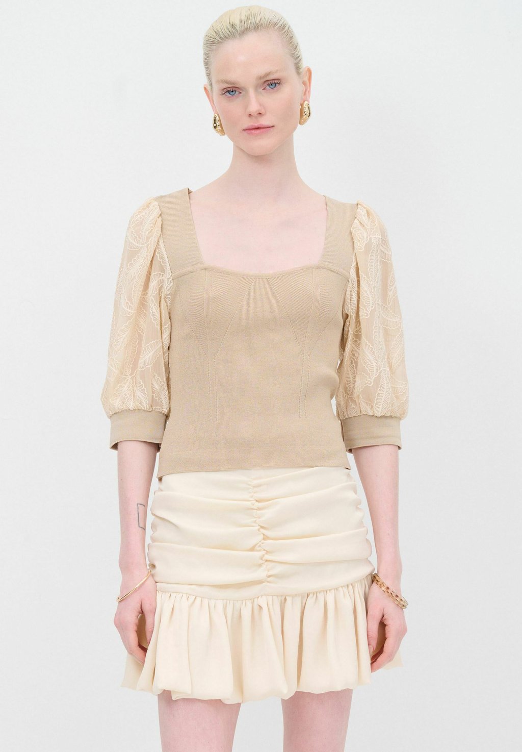 Блуза adL, светло-коричневый
Блуза adL, светло-коричневый