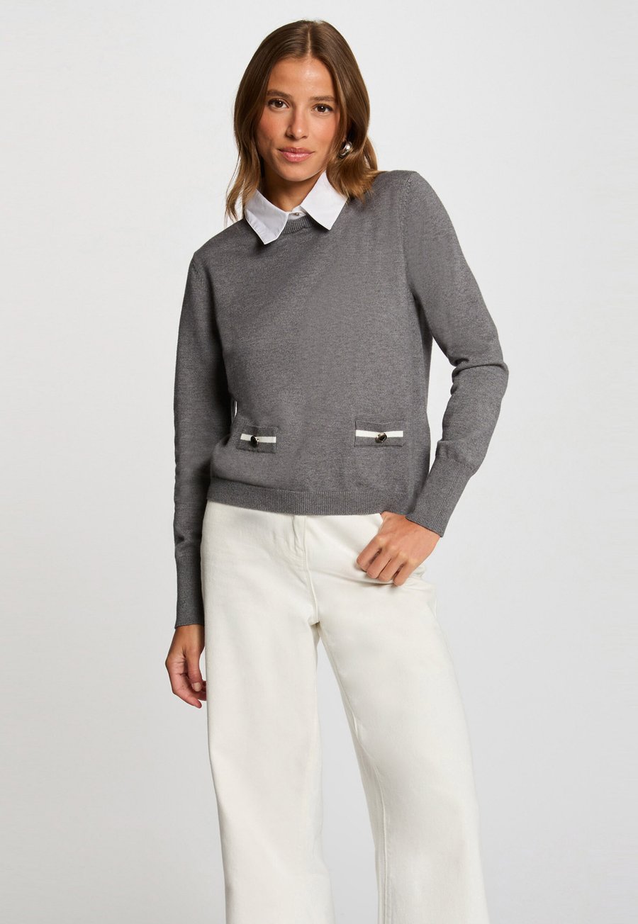 Джемпер Morgan WITH COLLAR, Gris Foncé/Dark Grey
Джемпер Morgan WITH COLLAR, Gris Foncé/Dark Grey