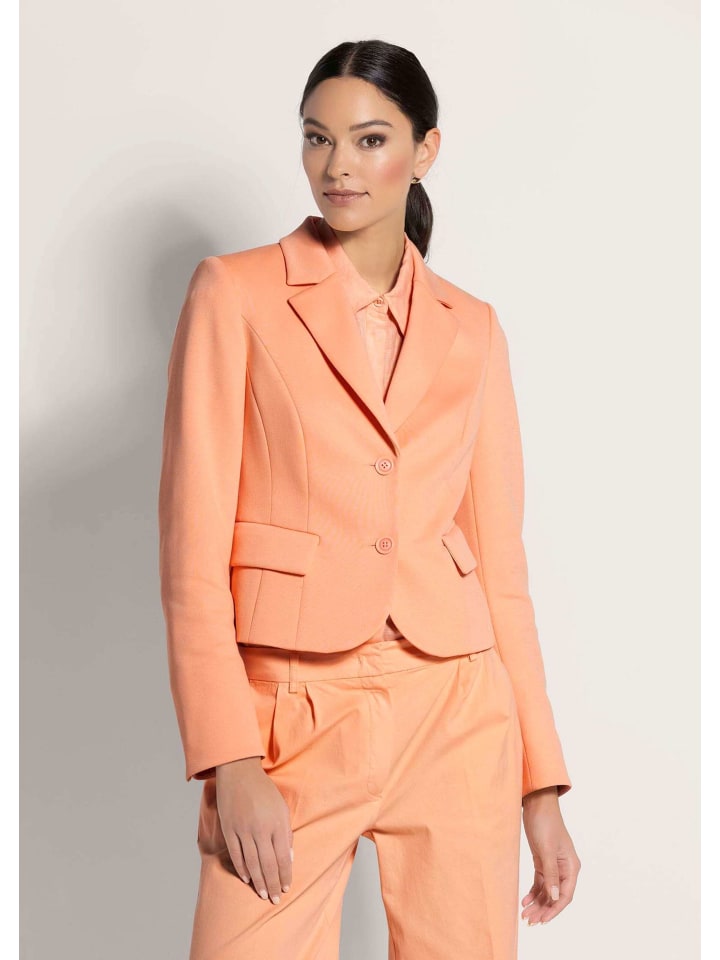 MADELEINE Пиджак пике персикового цвета
MADELEINE Пиджак пике персикового цвета