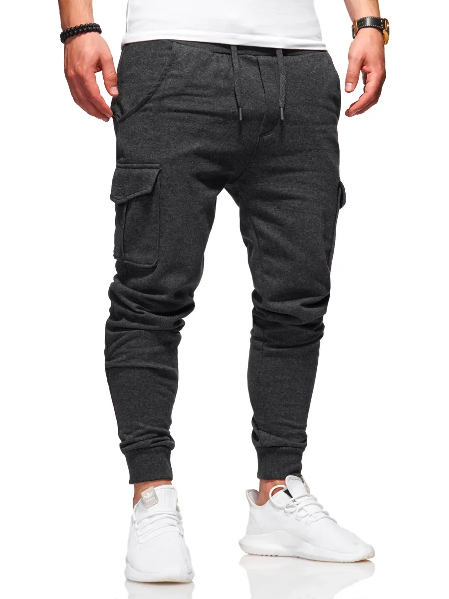 Спортивные брюки behype "Combat" с современными карманами-карго, серый
Спортивные брюки behype "Combat" с современными карманами-карго, серый