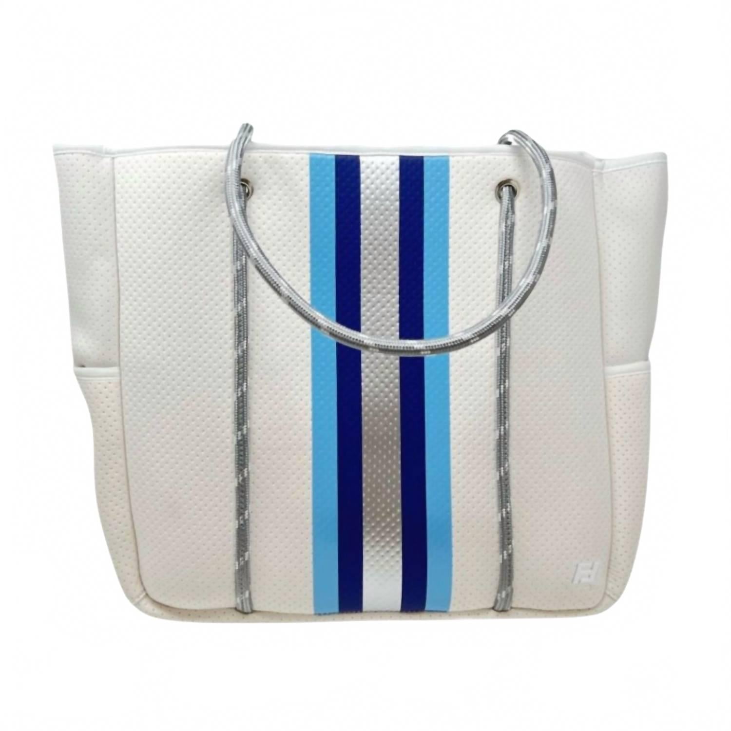 Женская большая сумка-тоут Courtside для теннисных ракеток в серебристо-голубую полоску Five Love 
Женская большая сумка-тоут Courtside для теннисных ракеток в серебристо-голубую полоску Five Love