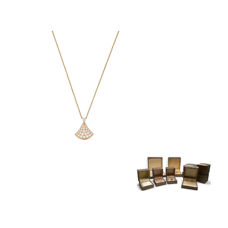 BVLGARI Колье Diva's Dream из розового золота 18 карат с бриллиантами
BVLGARI Колье Diva's Dream из розового золота 18 карат с бриллиантами