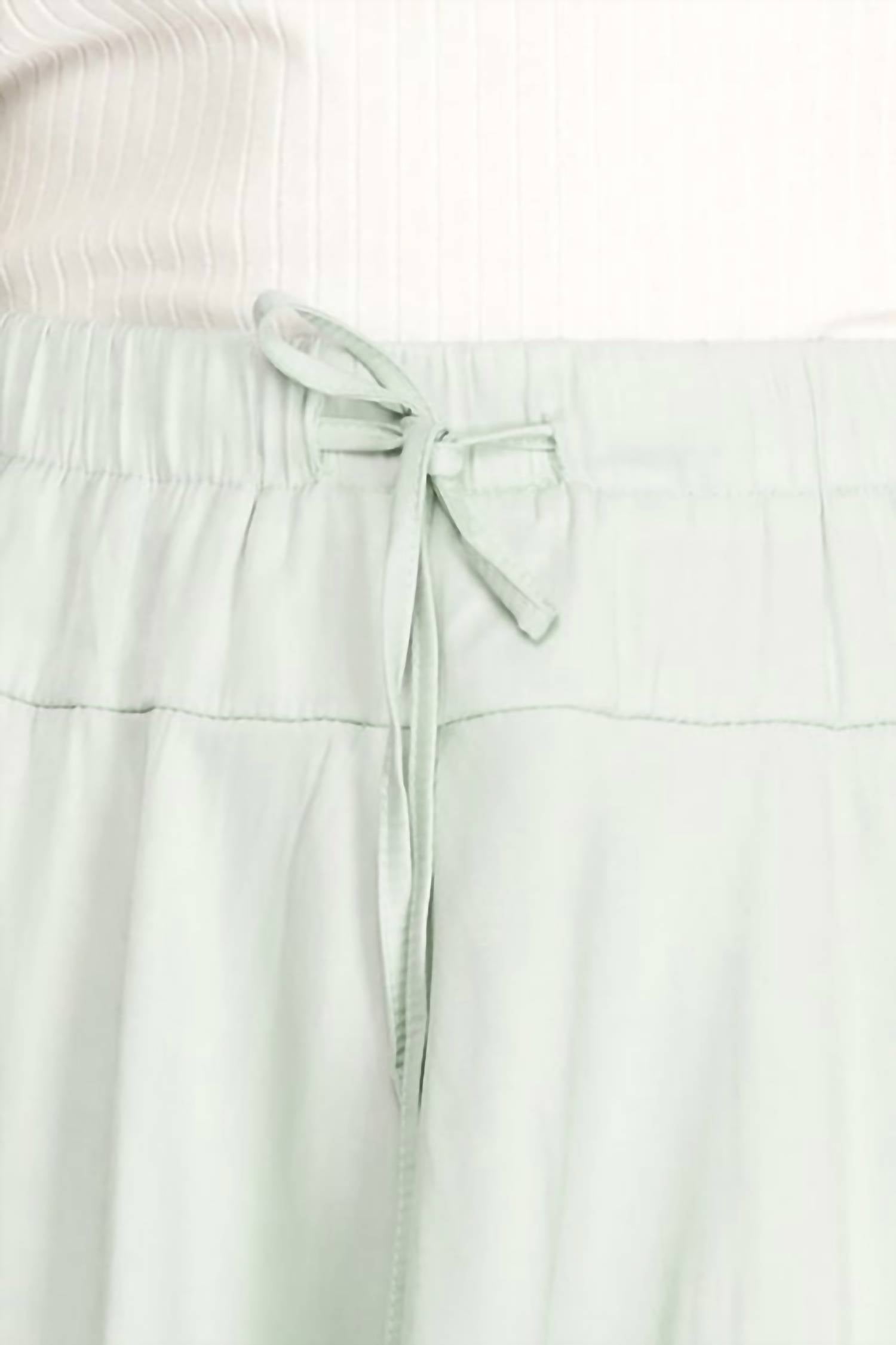 Шорты Lydia нежно-мятного цвета SHE + SKY
Шорты Lydia нежно-мятного цвета SHE + SKY