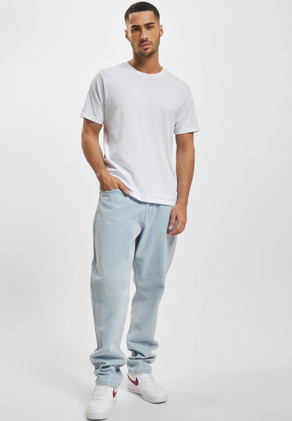 Джинсы свободного кроя Karl Kani KK SMALL SIGNATURE, цвет Bleached Blue 
Джинсы свободного кроя Karl Kani KK SMALL SIGNATURE, цвет Bleached Blue