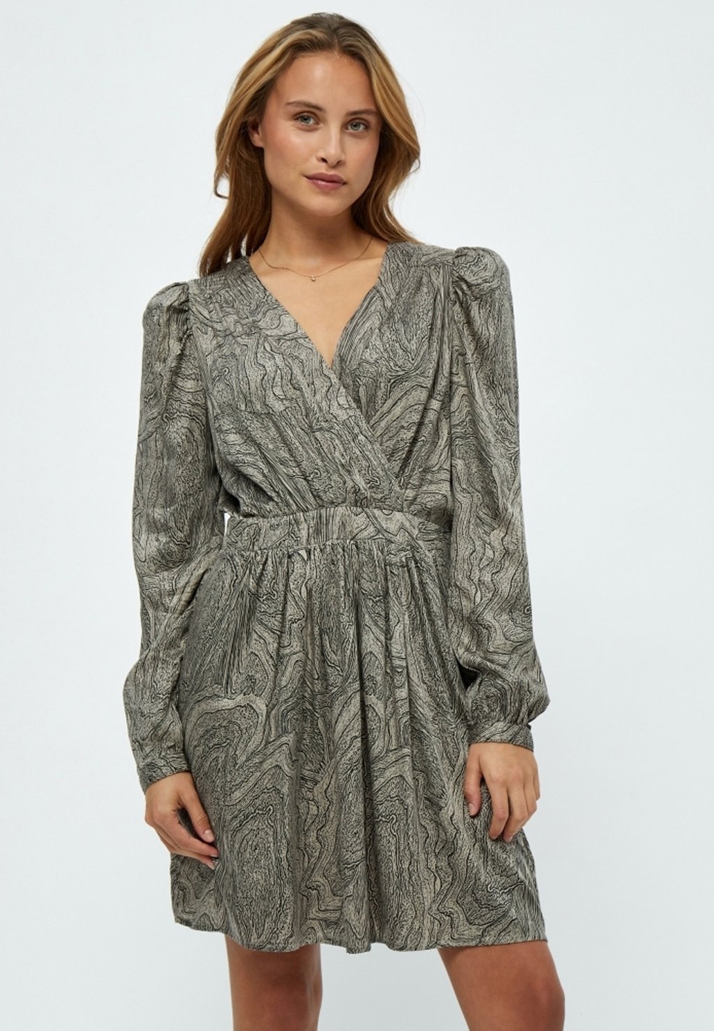 Коктейльное платье / Вечернее платье POLLY SHORT Minus, мультиколор
Коктейльное платье / Вечернее платье POLLY SHORT Minus, мультиколор