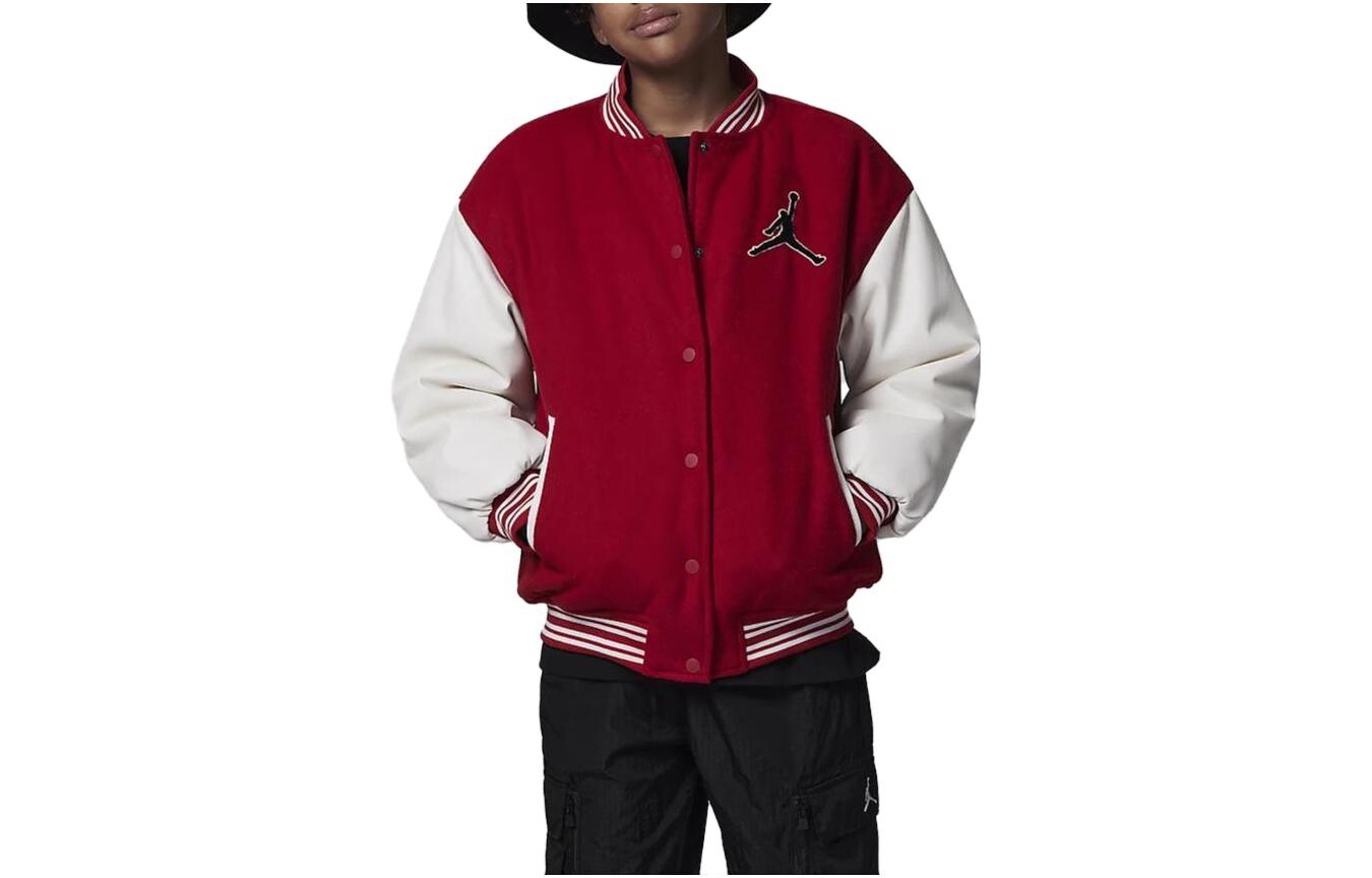 Детская куртка Jordan, цвет Gym Red
Детская куртка Jordan, цвет Gym Red