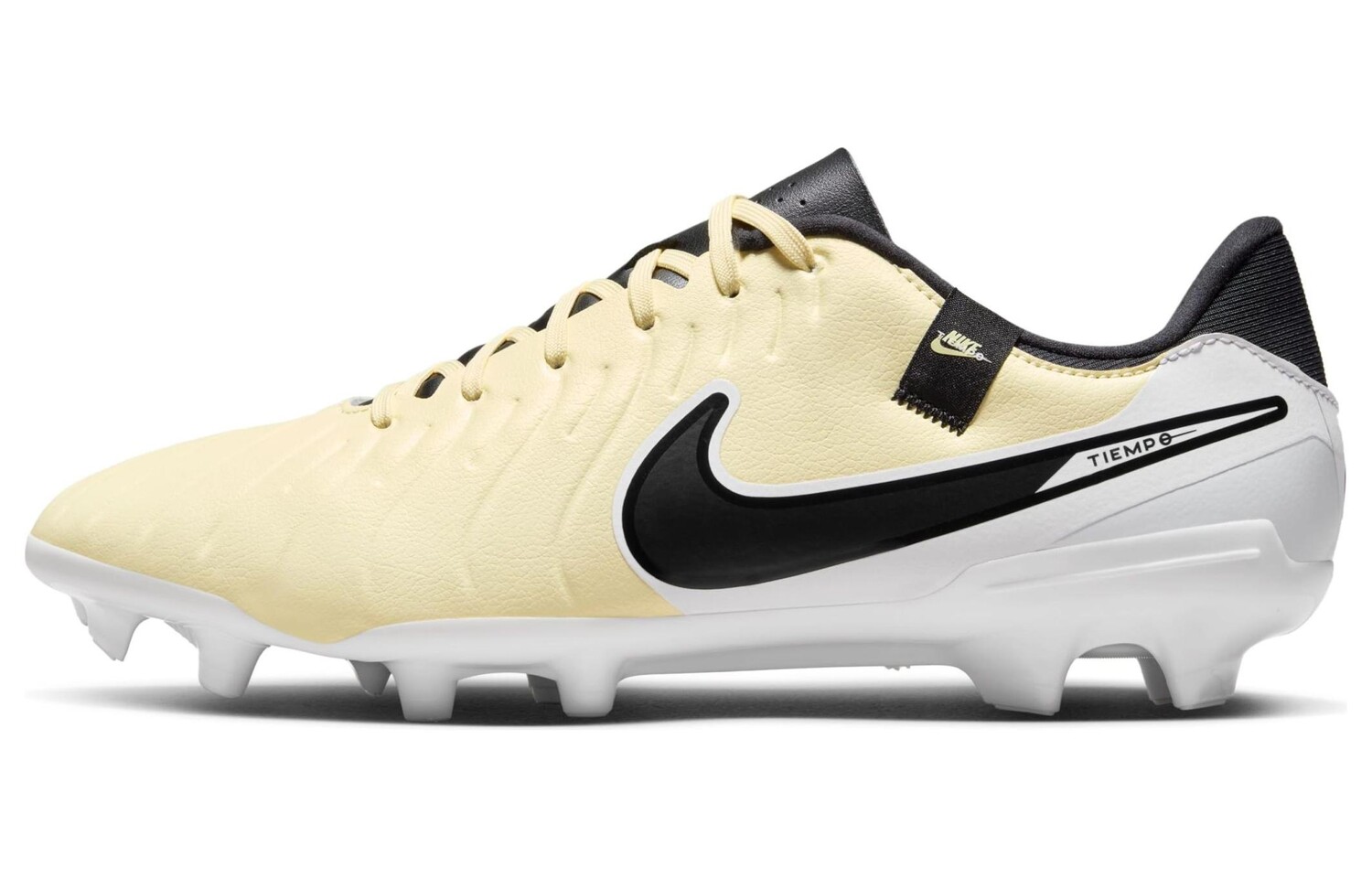 Tiempo Legend 10 Academy MG «Mad Ready Pack» Nike
Tiempo Legend 10 Academy MG «Mad Ready Pack» Nike