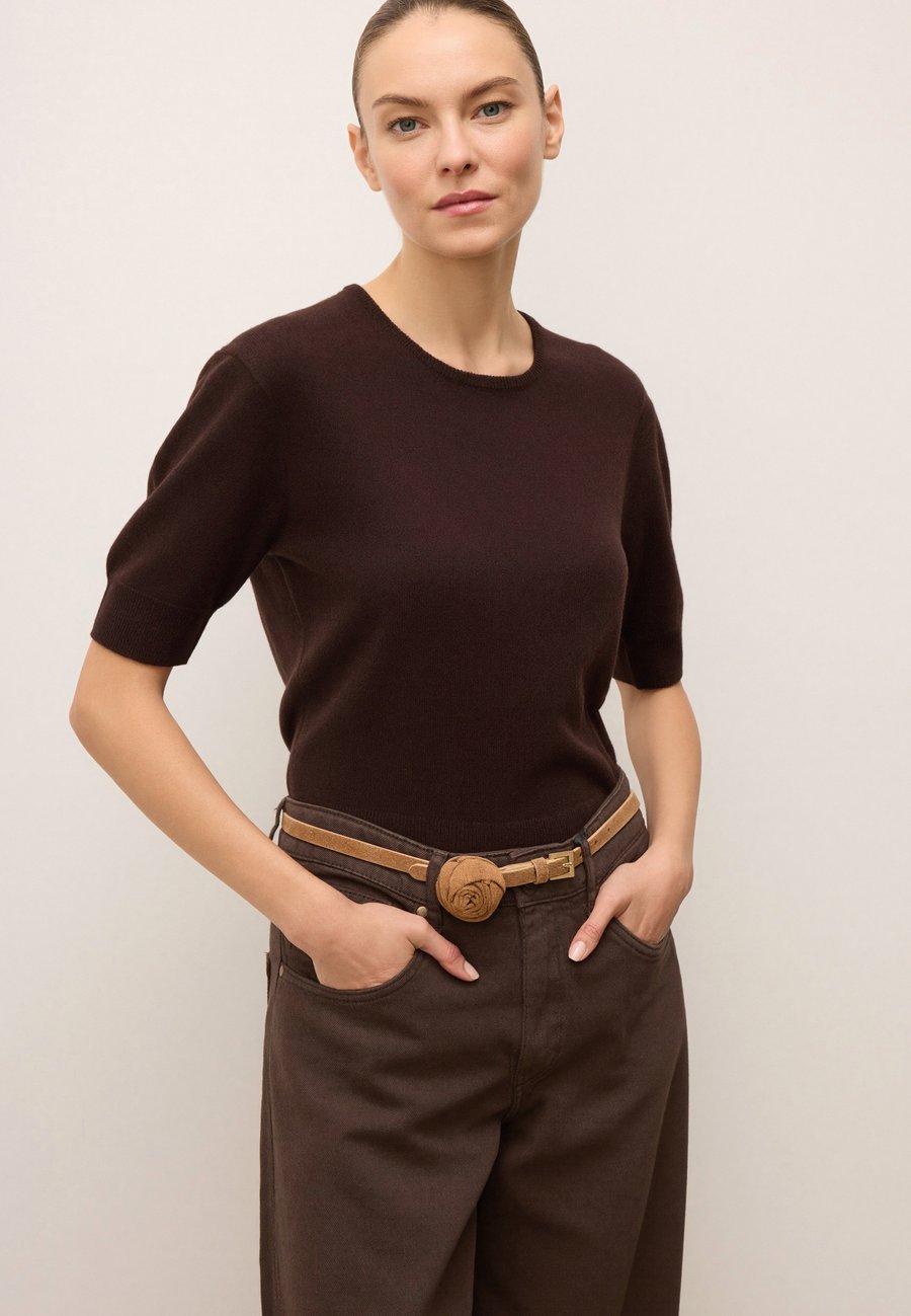 Ремень Kazar MARY, Light Brown
Ремень Kazar MARY, Light Brown