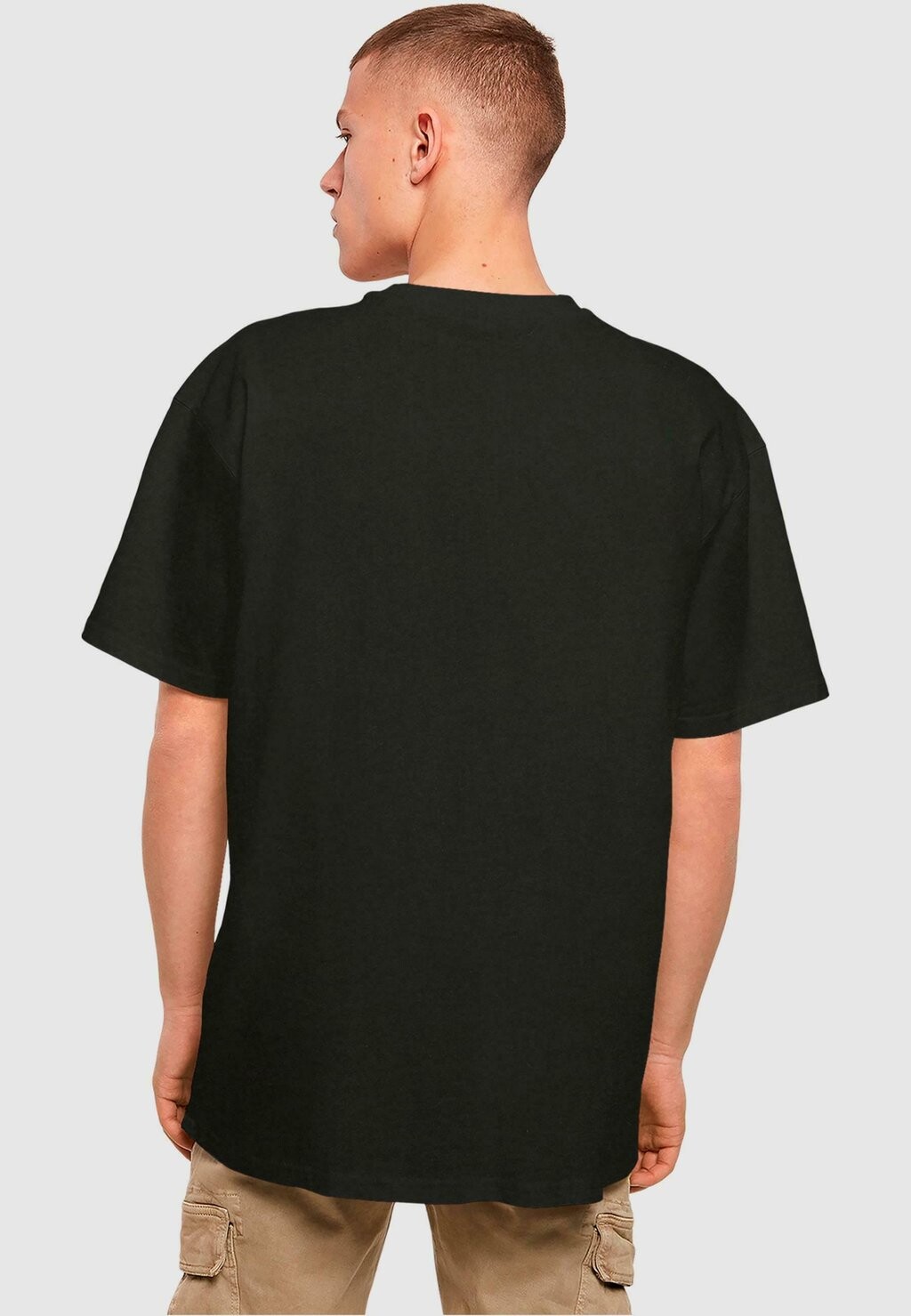Футболка с принтом FOOTBALL'S COMING HOME PLAY GOD OVERSIZE TEE Upscale by Mister Tee, черный
Футболка с принтом FOOTBALL'S COMING HOME PLAY GOD OVERSIZE TEE Upscale by Mister Tee, черный