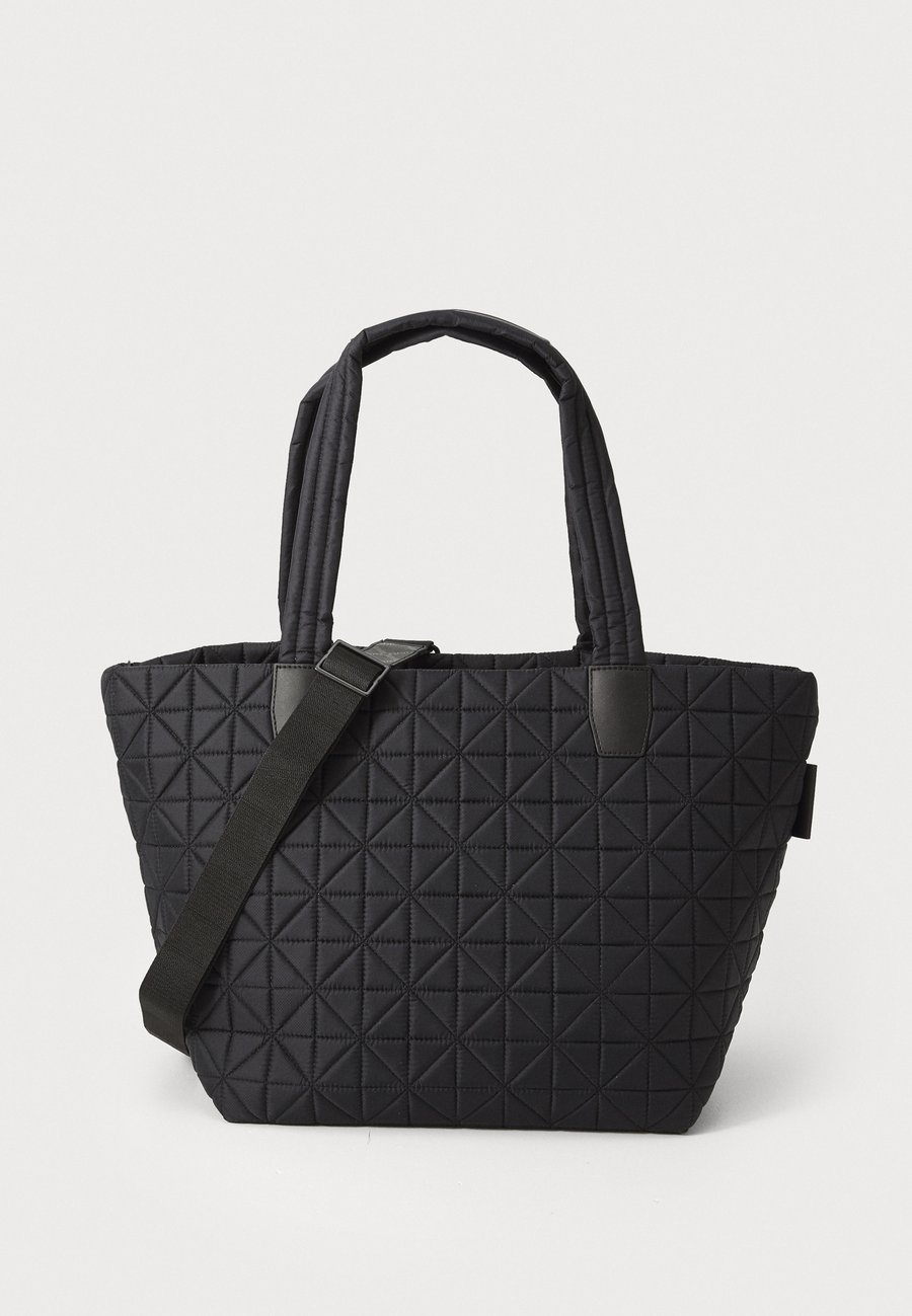 Сумка-шоппер Vee Collective TOTE MEDIUM, Black
Сумка-шоппер Vee Collective TOTE MEDIUM, Black