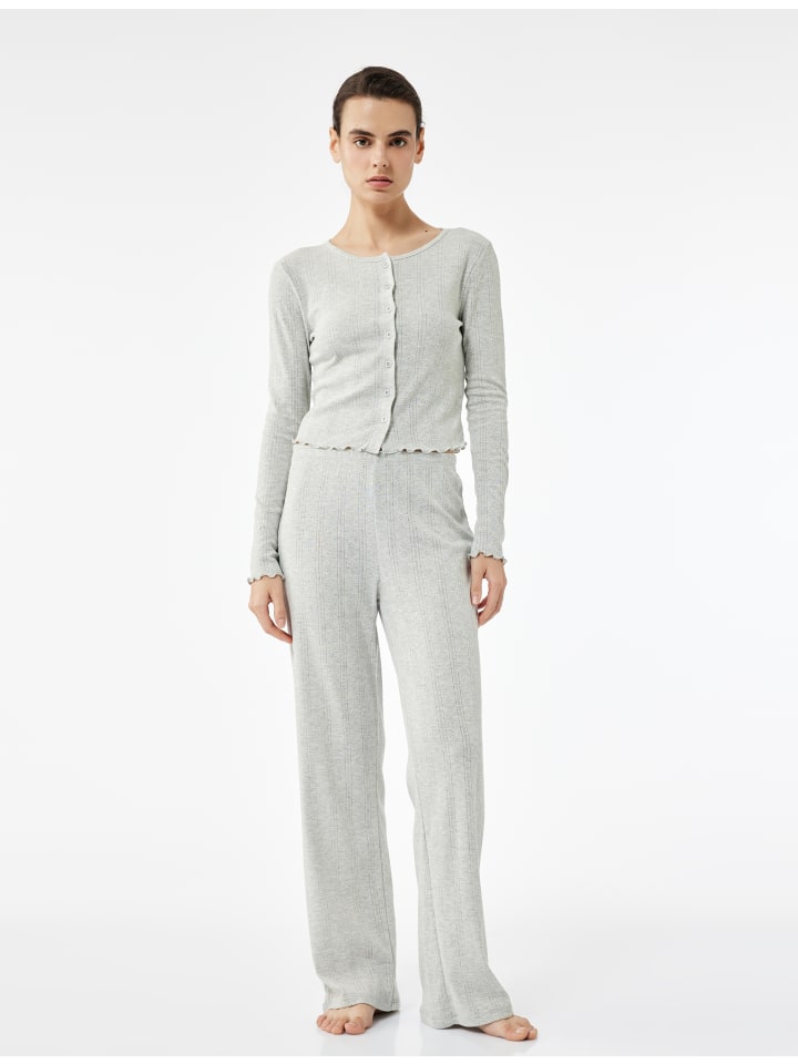 Брюки-паддлы в цвете серый меланж KOTON
Брюки-паддлы в цвете серый меланж KOTON