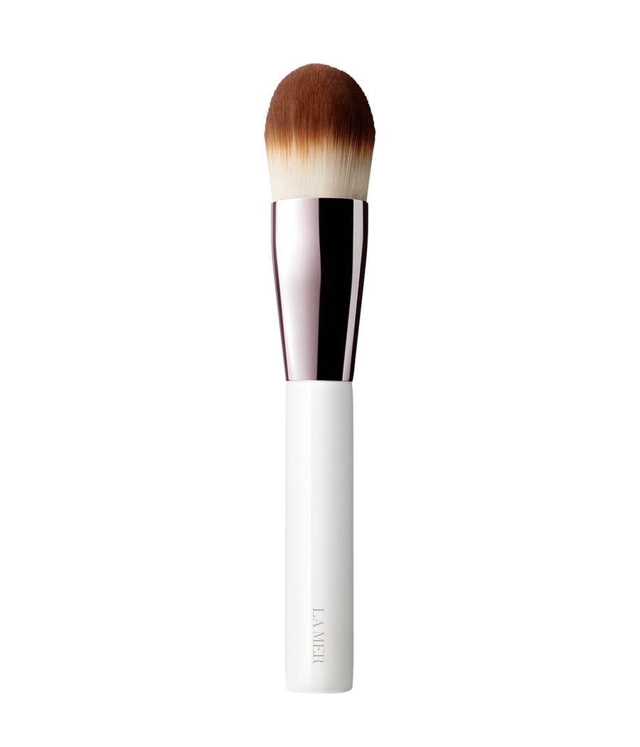 Кисть для нанесения тонального крема La Mer The Foundation Brush, 1 шт.
Кисть для нанесения тонального крема La Mer The Foundation Brush, 1 шт.