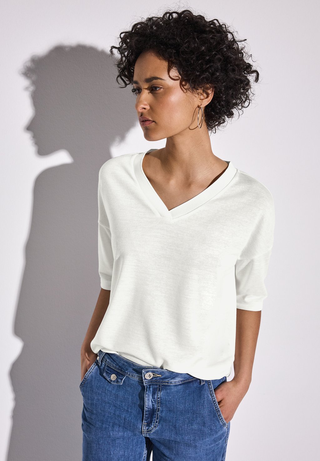 Базовая футболка V-NECK Street One, кремовый 
Базовая футболка V-NECK Street One, кремовый
