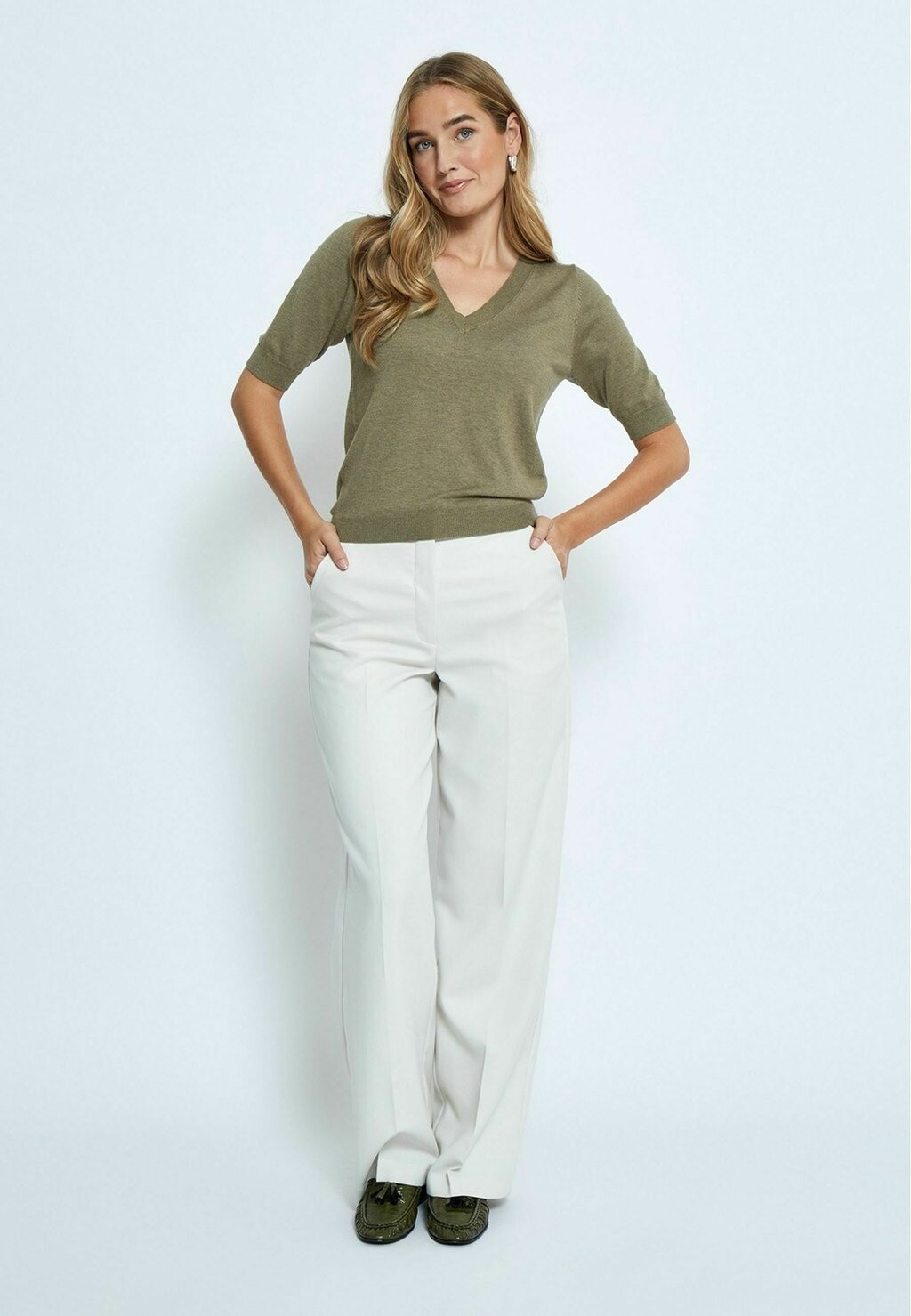 Базовая футболка MILLA Minus, оливковый
Базовая футболка MILLA Minus, оливковый