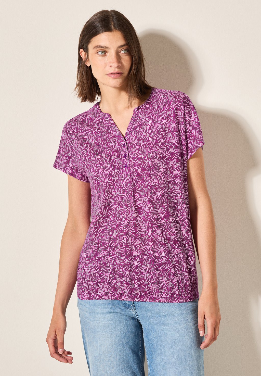 Футболка с принтом IM LOOK Cecil, темно-фиолетовый
Футболка с принтом IM LOOK Cecil, темно-фиолетовый