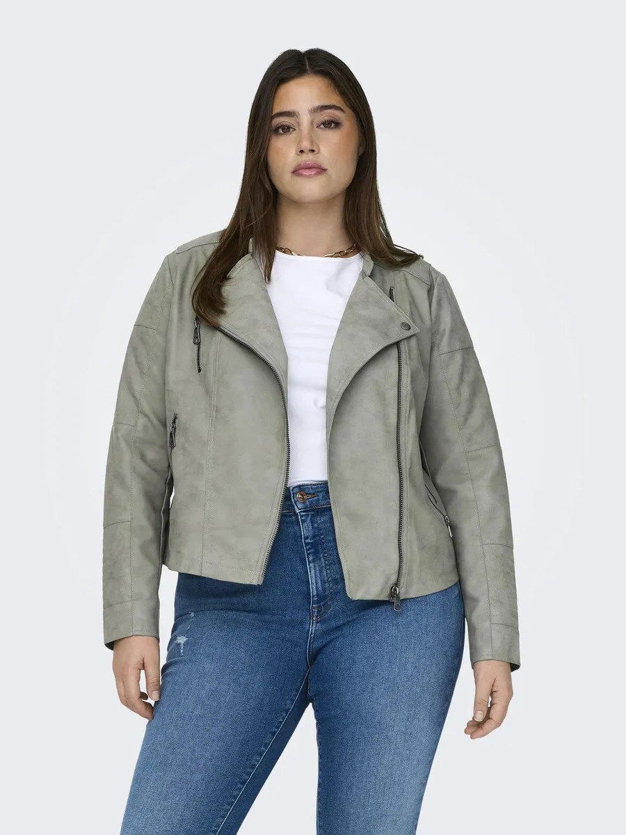 Куртка ONLY CARMAKOMA из искусственной кожи "CARAVANA FAUX LEATHER BIKER OTW" с байкерскими деталями, цвет Shadow
Куртка ONLY CARMAKOMA из искусственной кожи "CARAVANA FAUX LEATHER BIKER OTW" с байкерскими деталями, цвет Shadow