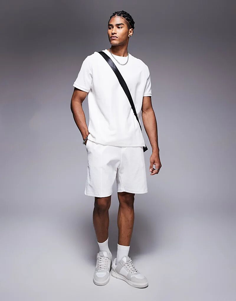 Текстурированные шорты-бермуды Bershka белого цвета
Текстурированные шорты-бермуды Bershka белого цвета