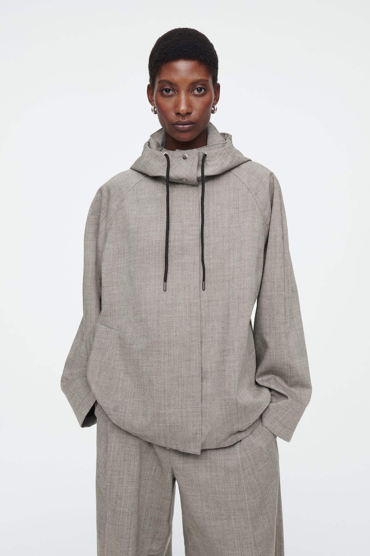 Шерстяная куртка с капюшоном COS, серый меланж 
Шерстяная куртка с капюшоном COS, серый меланж