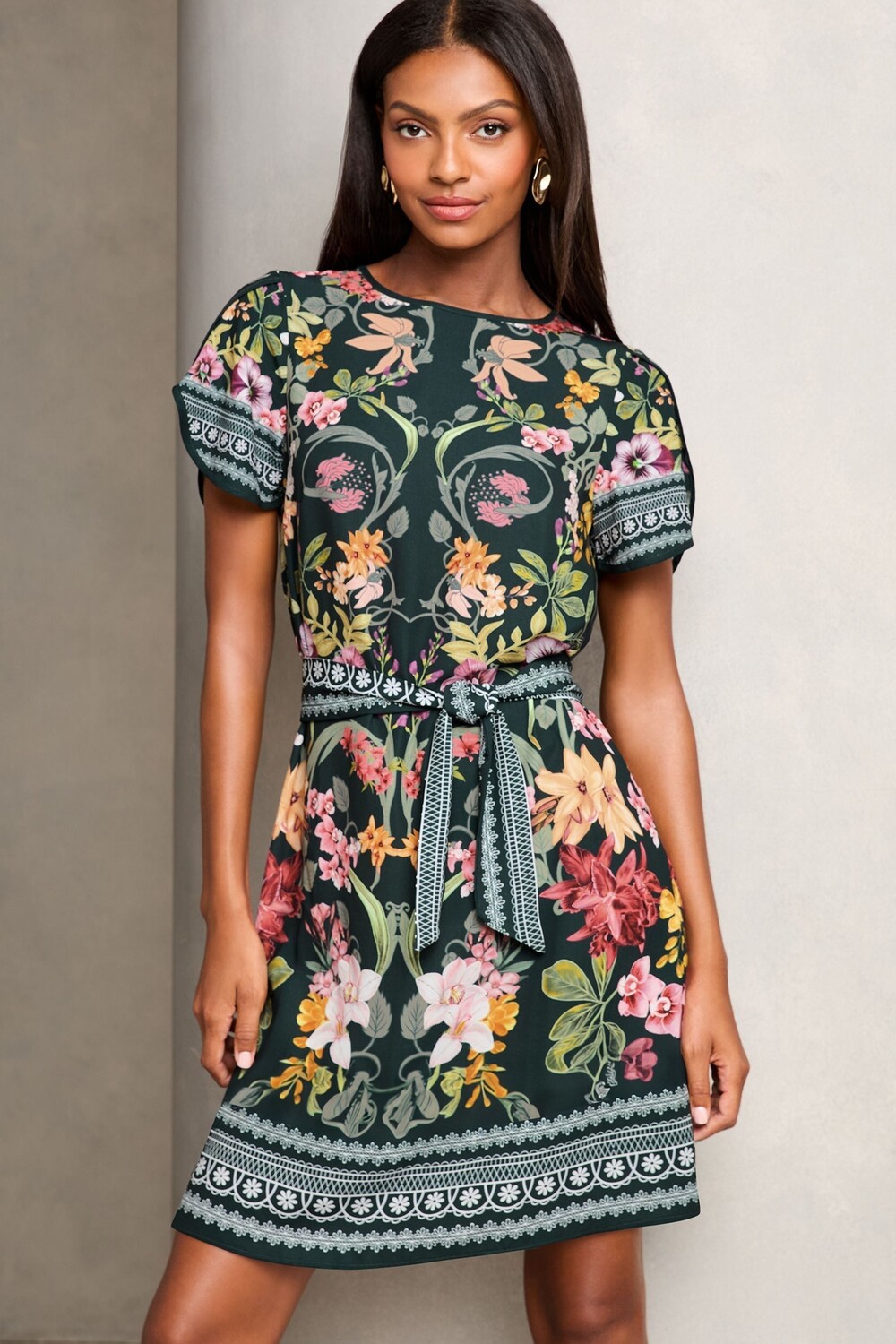 Мини платье с принтом и завязками спереди Lipsy, черный
Мини платье с принтом и завязками спереди Lipsy, черный