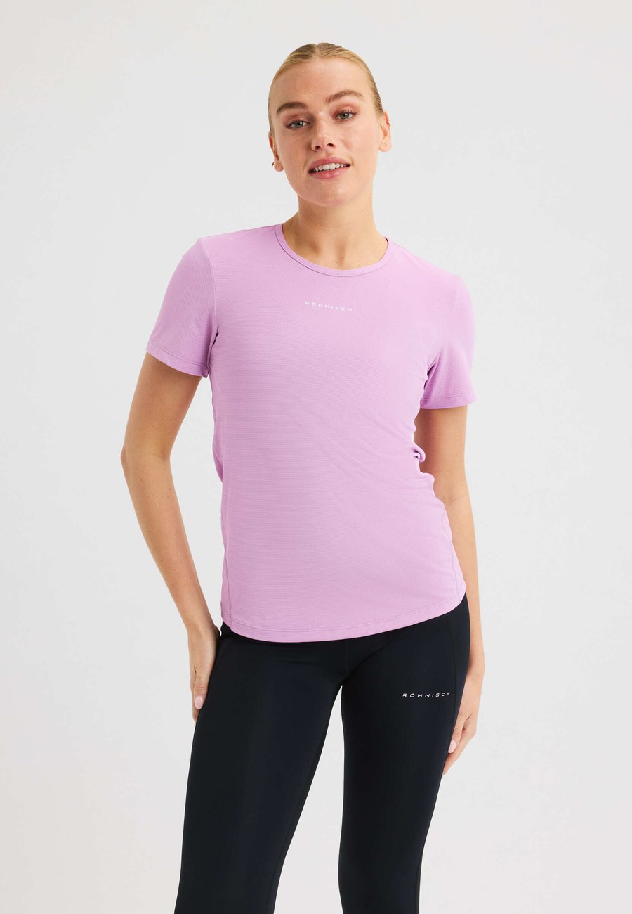 Топ Röhnisch JACQUARD SS, Smoky Grape/Lilac
Топ Röhnisch JACQUARD SS, Smoky Grape/Lilac