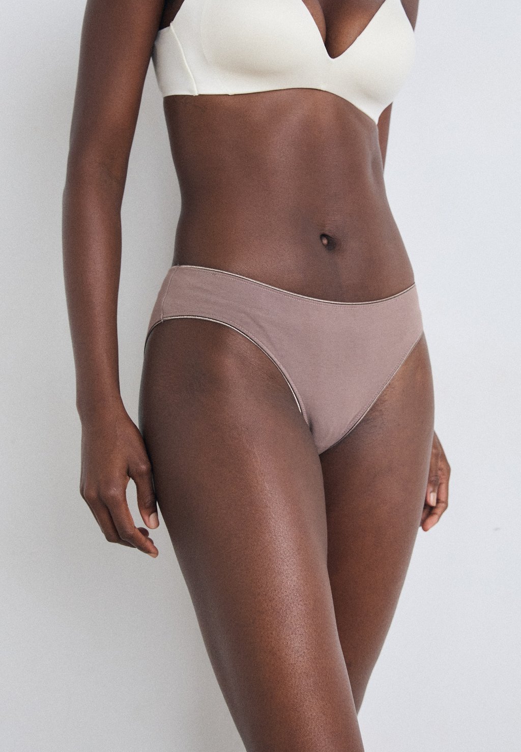 Трусы GIFTBOX JAZZPANT GLANZEINFASSUNG 5 PACK LASCANA, мультиколор
Трусы GIFTBOX JAZZPANT GLANZEINFASSUNG 5 PACK LASCANA, мультиколор