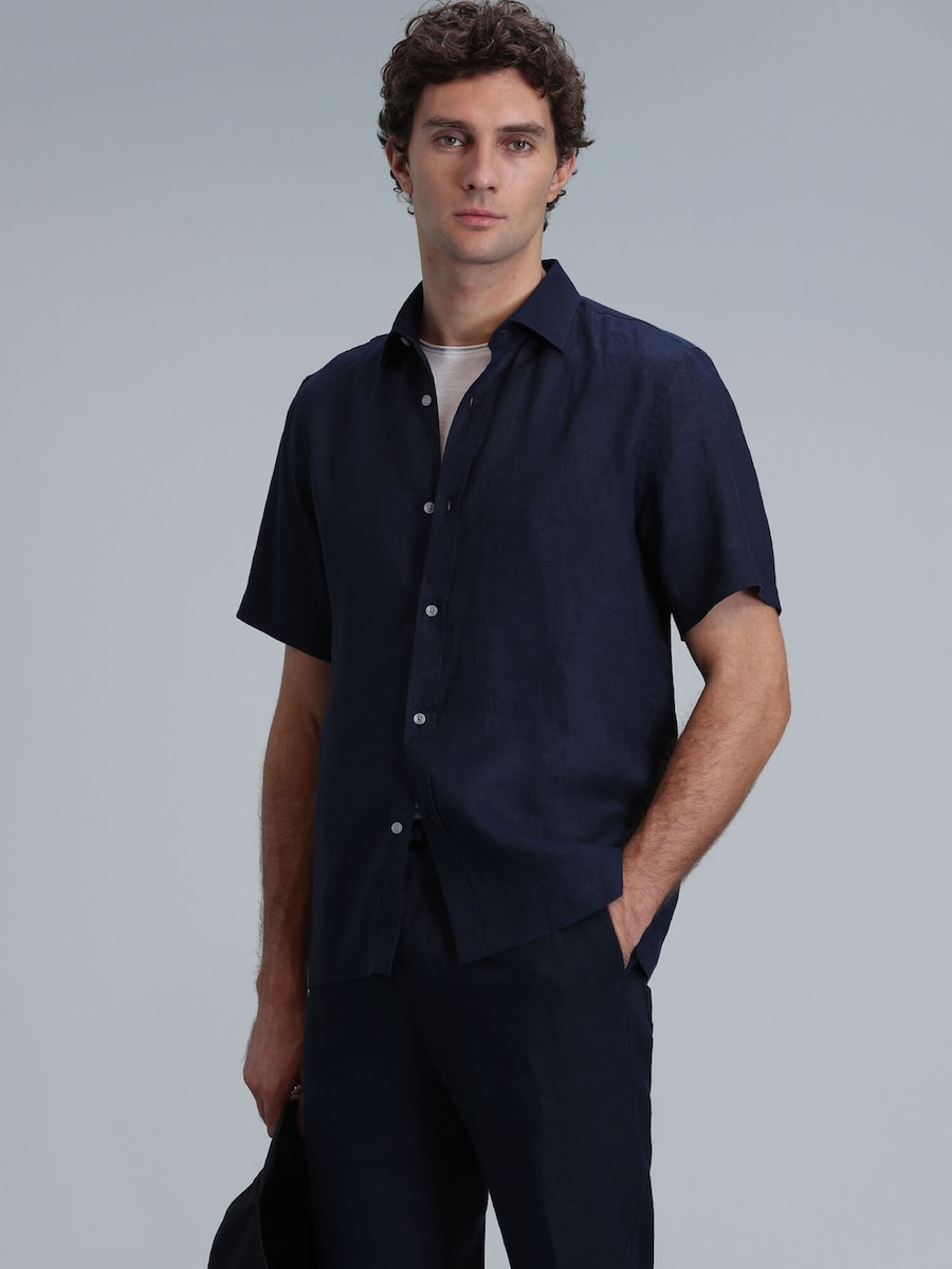 Рубашка на пуговицах Comfort fit Lufian Bert, темно-синий
Рубашка на пуговицах Comfort fit Lufian Bert, темно-синий