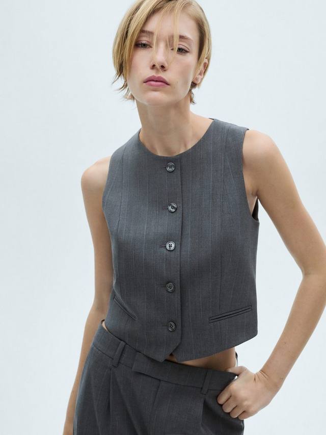 Жилет в тонкую полоску tauro Mango, серый
Жилет в тонкую полоску tauro Mango, серый