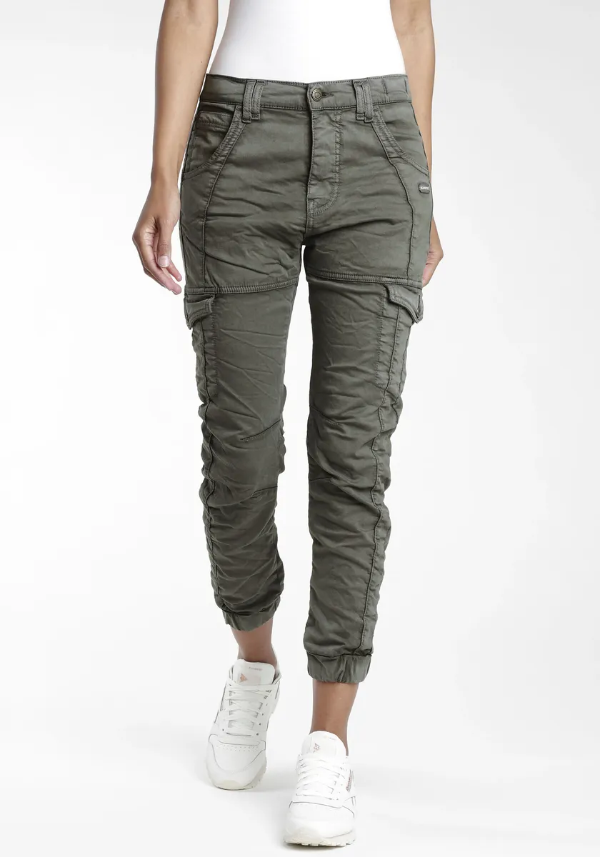 Брюки-карго GANG "94ЖИЗЕЛЬ", с накладными карманами-карго, оливковый
Брюки-карго GANG "94ЖИЗЕЛЬ", с накладными карманами-карго, оливковый