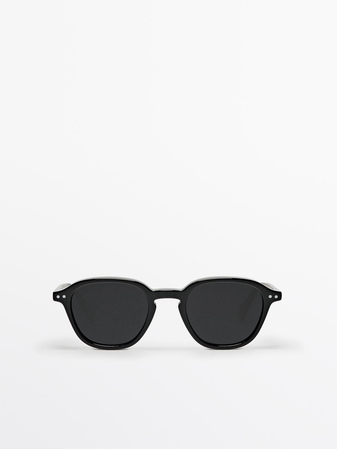 Круглые солнцезащитные очки из смолы Massimo Dutti, черный
Круглые солнцезащитные очки из смолы Massimo Dutti, черный