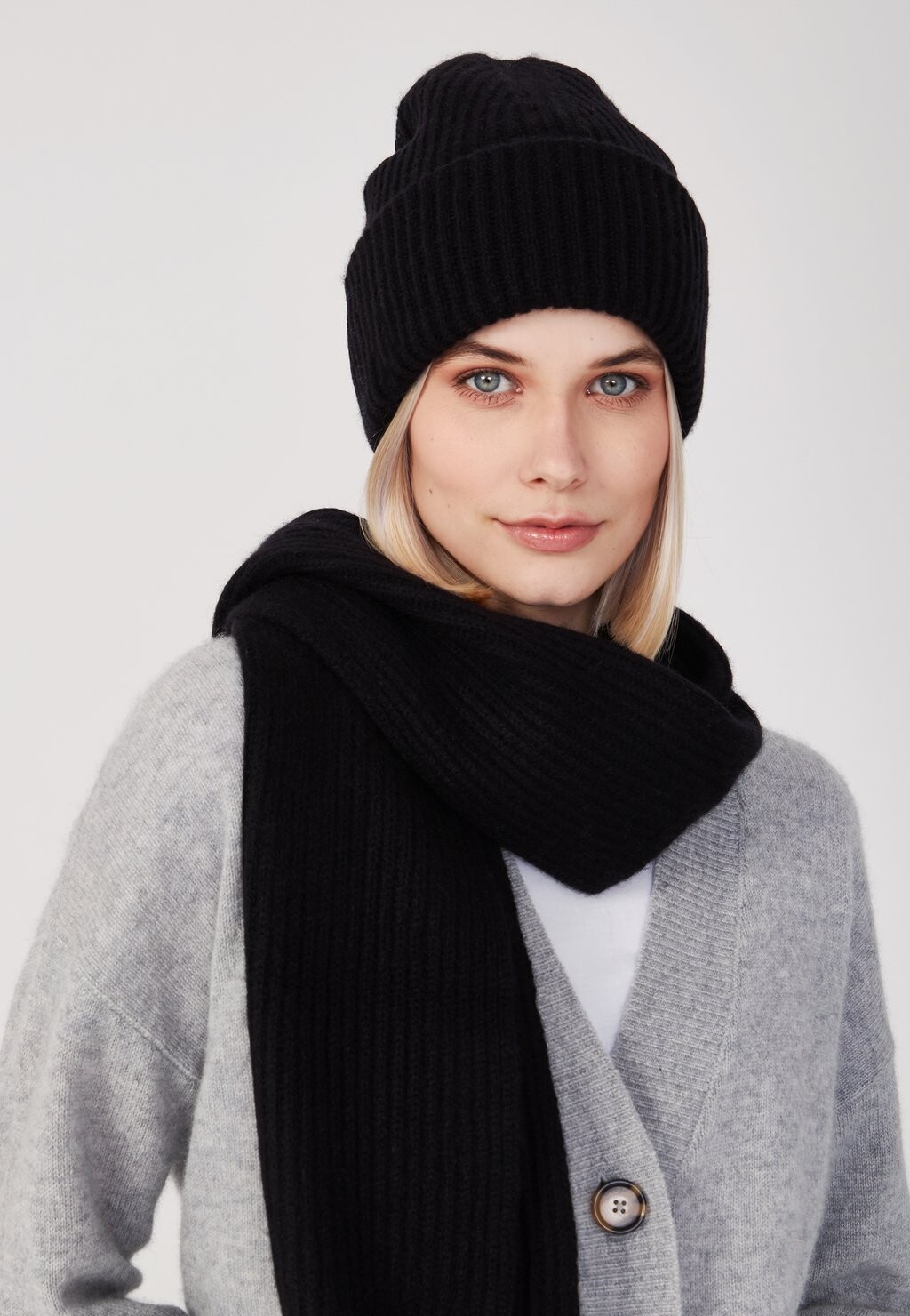 Шапка CHUNKY Style Republic, цвет schwarz
Шапка CHUNKY Style Republic, цвет schwarz