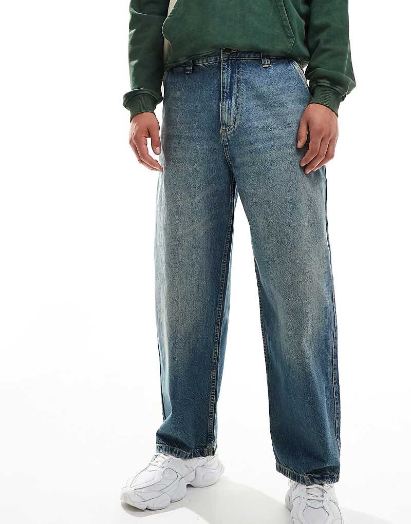 Pull&Bear – синие джинсы-скейтеры с желтым оттенком
Pull&Bear – синие джинсы-скейтеры с желтым оттенком