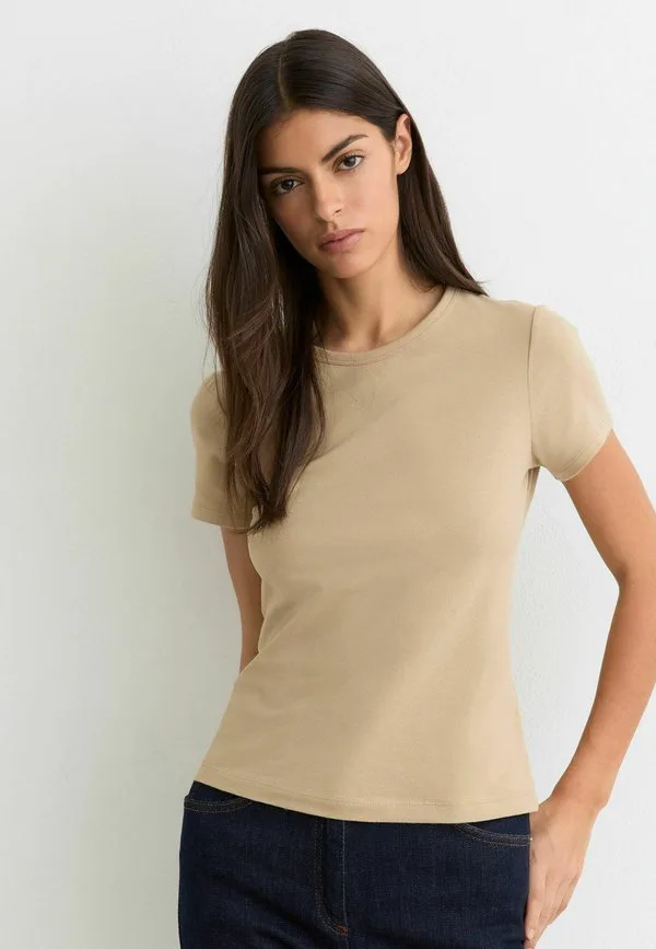 Футболка jolie с круглым вырезом и эластичным кроем Reiss, Neutral
Футболка jolie с круглым вырезом и эластичным кроем Reiss, Neutral