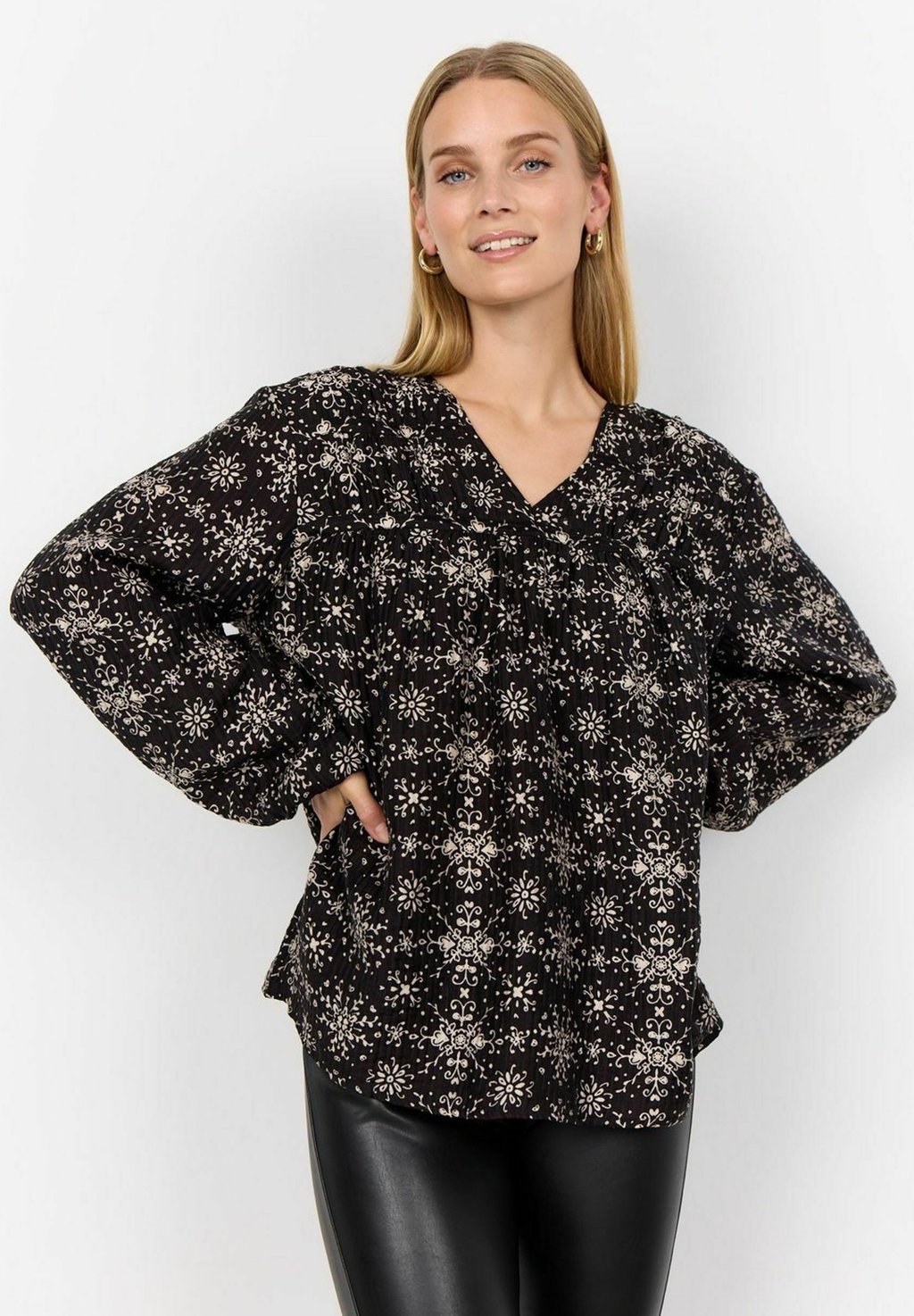 Блуза SC-IANE 1 Soyaconcept, черный
Блуза SC-IANE 1 Soyaconcept, черный