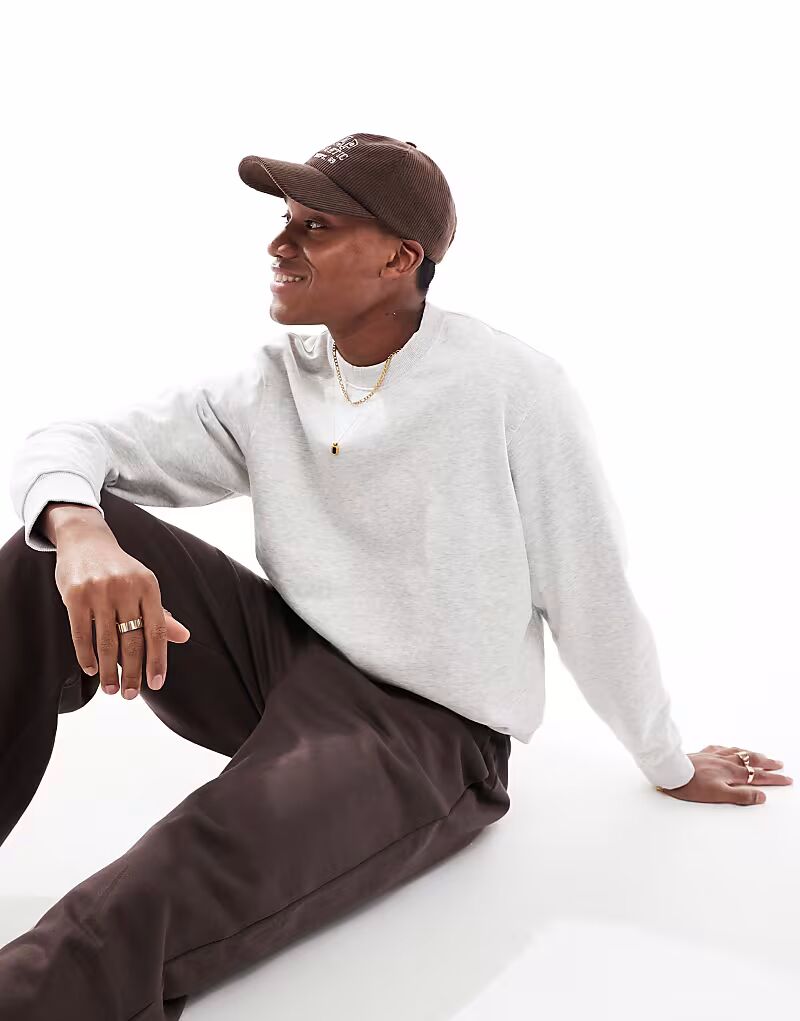 Толстовка Premium oversize из плотной ткани плотностью 400 г/м² с круглым вырезом светло-серого меланжевого цвета Jack & Jones
Толстовка Premium oversize из плотной ткани плотностью 400 г/м² с круглым вырезом светло-серого меланжевого цвета Jack & Jones