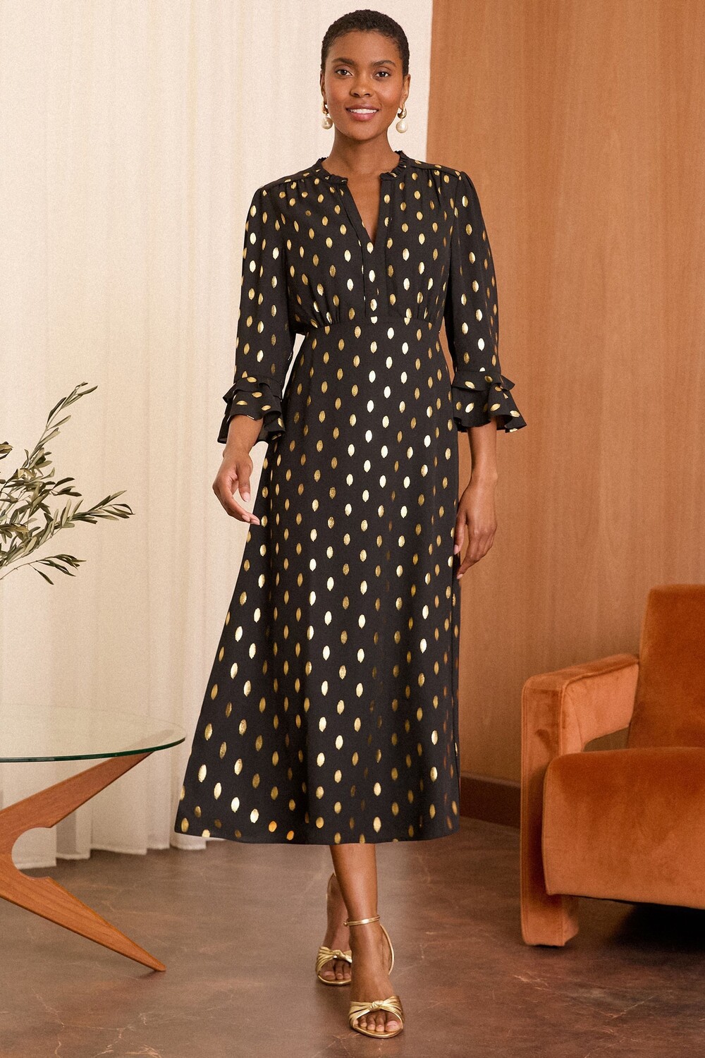 Платье миди с рукавами фонариками Dash Foil Love & Roses, черный
Платье миди с рукавами фонариками Dash Foil Love & Roses, черный