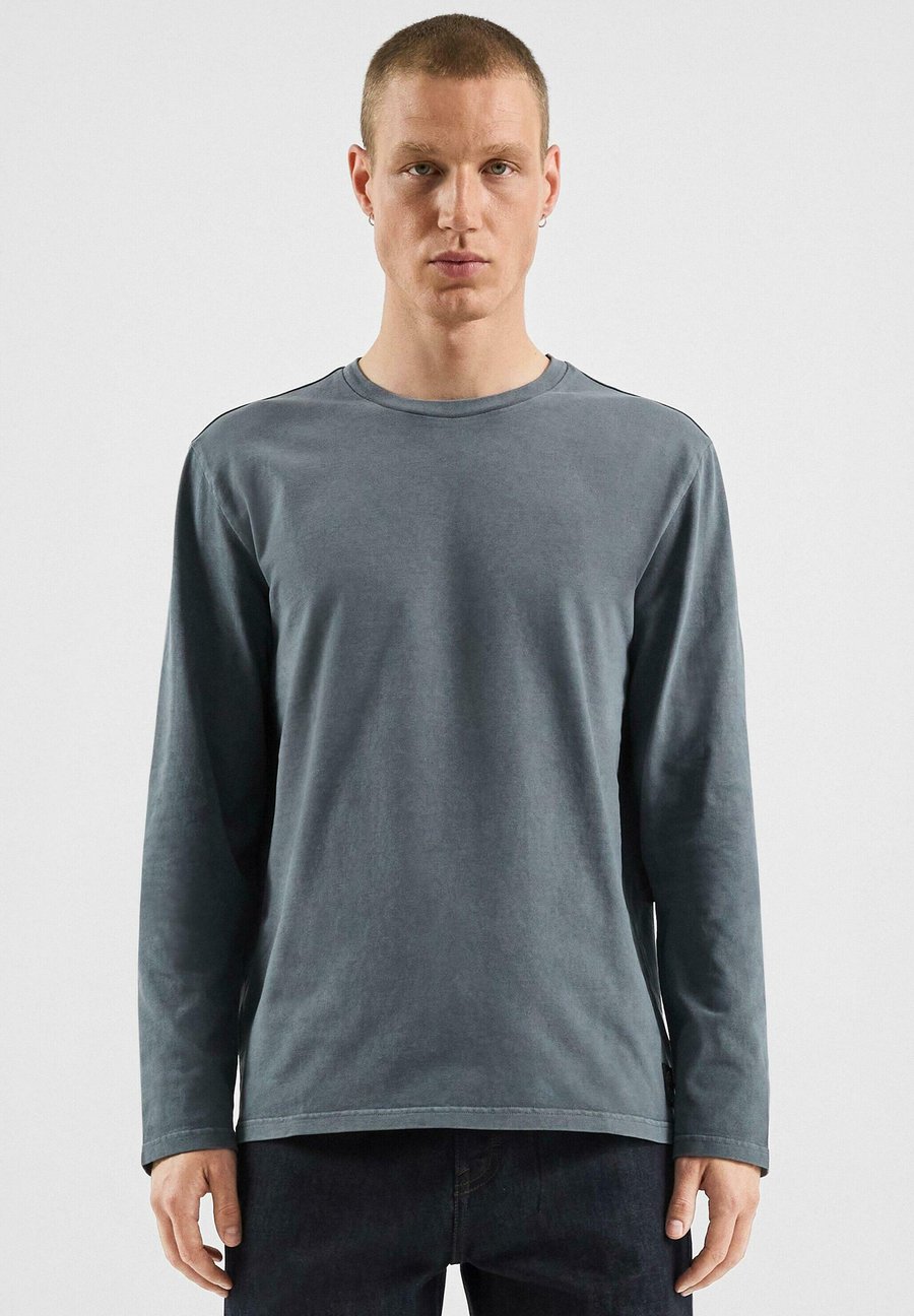 Топ QS Long sleeved top, Blassblau/Blue
Топ QS Long sleeved top, Blassblau/Blue