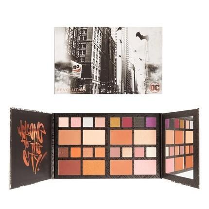 DC X Большой Makeup Revolution
DC X Большой Makeup Revolution