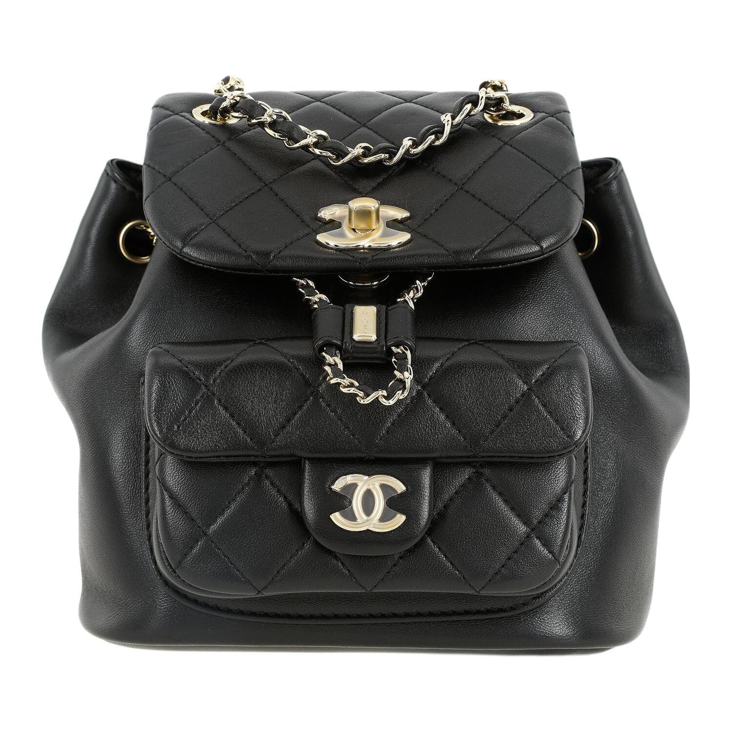 CHANEL Женский черный рюкзак из овчины
CHANEL Женский черный рюкзак из овчины