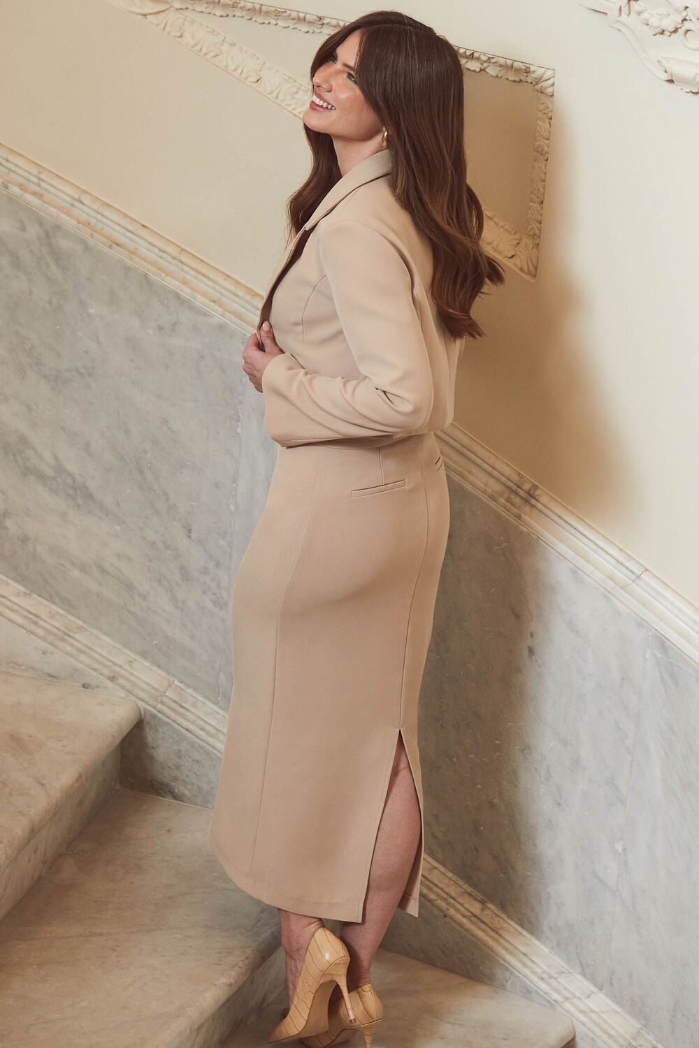 Индивидуальная юбка-карандаш Sosandar, бежевый
Индивидуальная юбка-карандаш Sosandar, бежевый