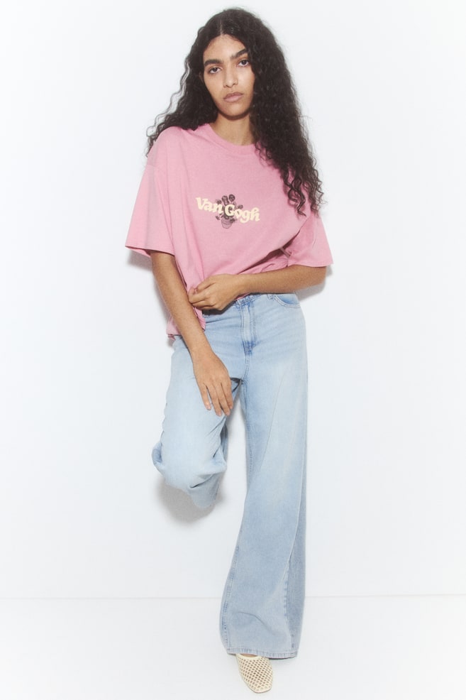 Футболка оверсайз с принтом H&M, мультиколор
Футболка оверсайз с принтом H&M, мультиколор