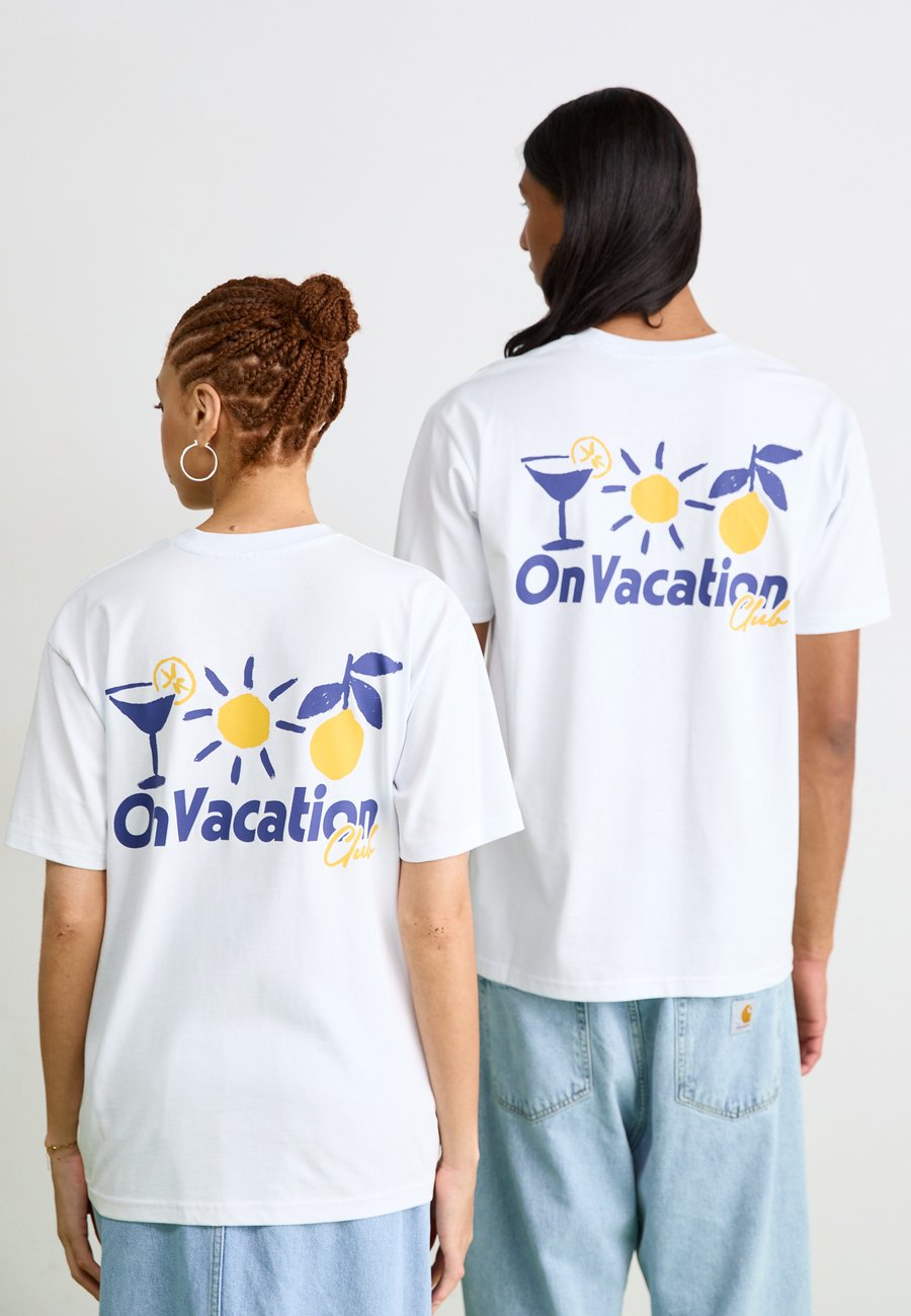 Футболка On Vacation TRIPLE FUN UNISEX, White, Белый, Футболка On Vacation TRIPLE FUN UNISEX, White
Футболка On Vacation TRIPLE FUN UNISEX, White, Белый, Футболка On Vacation TRIPLE FUN UNISEX, White