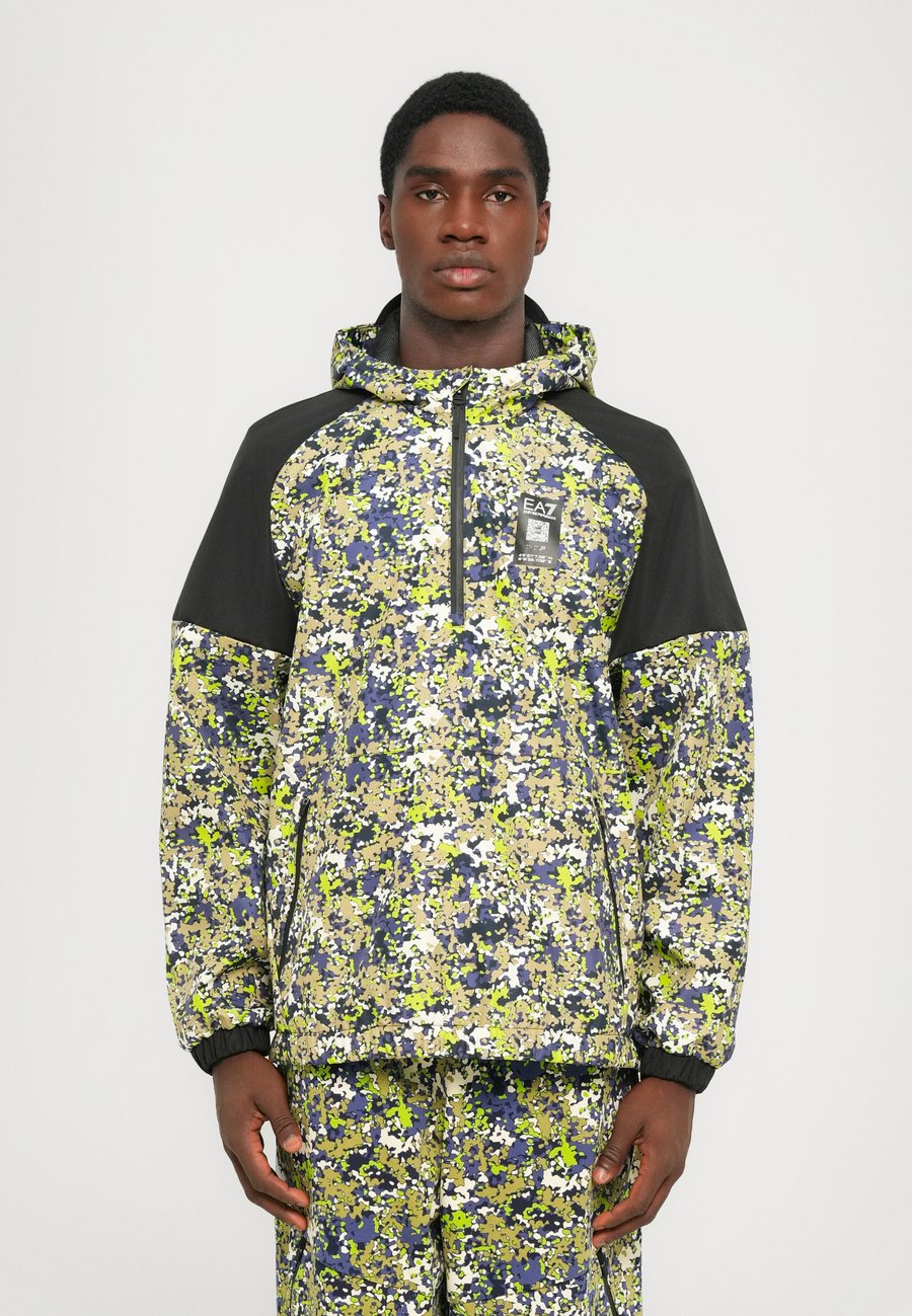 Куртка EA7 Emporio Armani TRAIN VISIBILITY JACKET GRAPHIC, Fancy Green New Camou/Green
Куртка EA7 Emporio Armani TRAIN VISIBILITY JACKET GRAPHIC, Fancy Green New Camou/Green