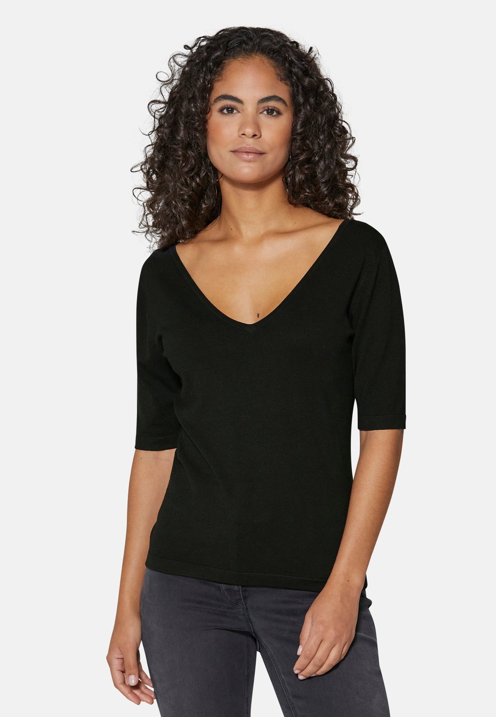 Блуза HALBARM-MIT V-AUSSCHNITT MADELEINE, черный
Блуза HALBARM-MIT V-AUSSCHNITT MADELEINE, черный