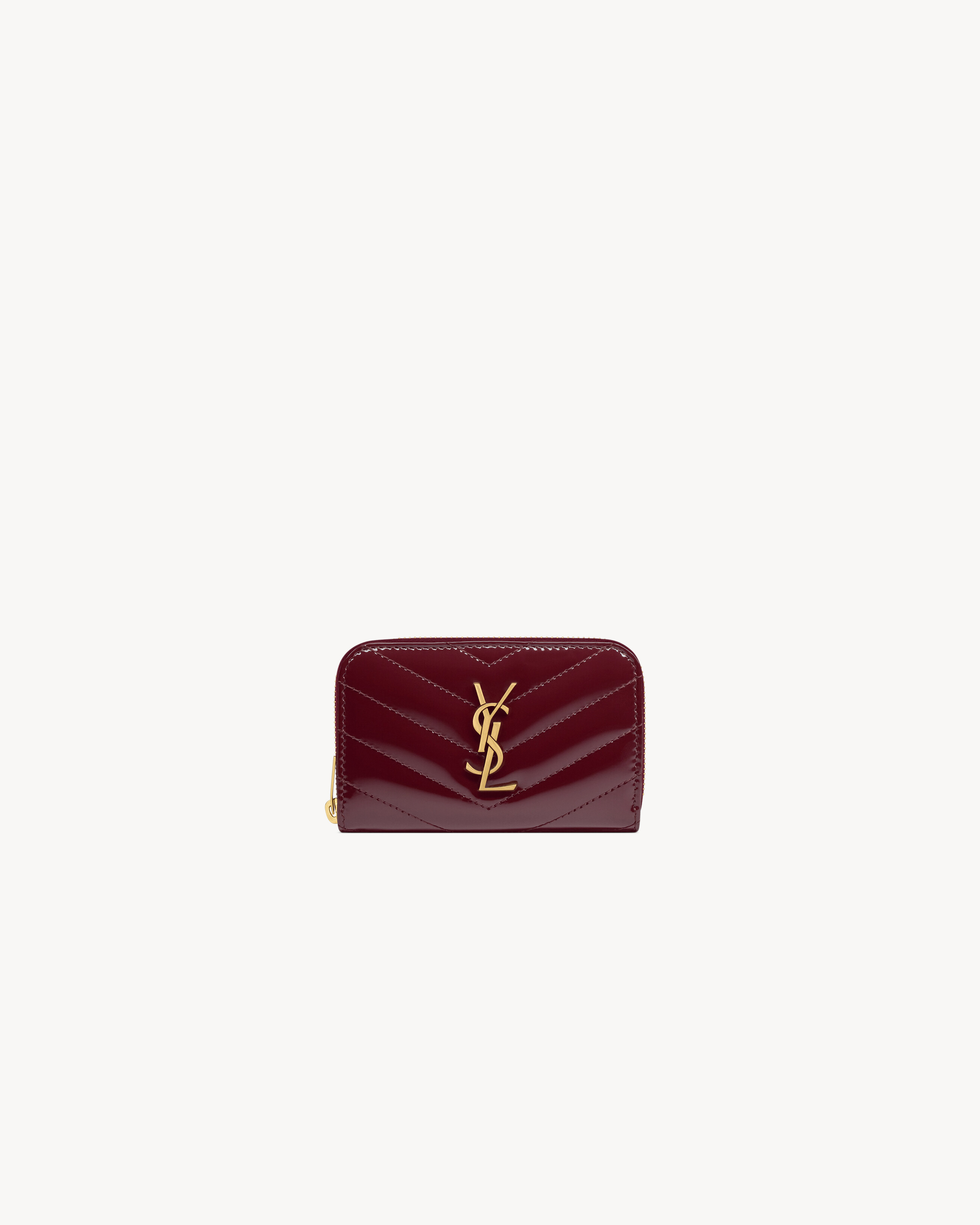 Кошелек CASSANDRE MATELASSE из лакированной кожи Saint Laurent, бордо
Кошелек CASSANDRE MATELASSE из лакированной кожи Saint Laurent, бордо
