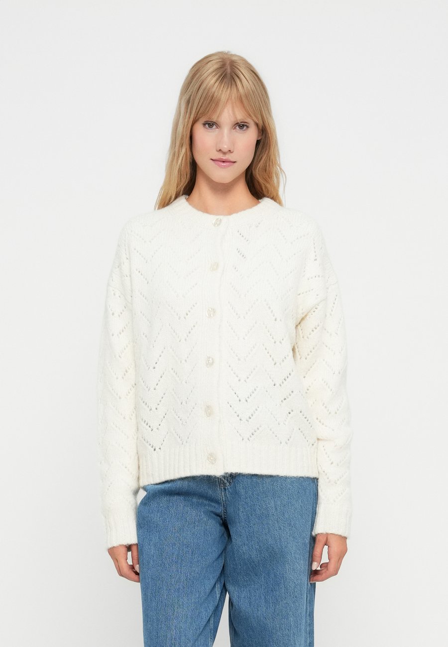 Кардиган GAP FUZZY TEXTURE CARDI, Chino/Sand
Кардиган GAP FUZZY TEXTURE CARDI, Chino/Sand