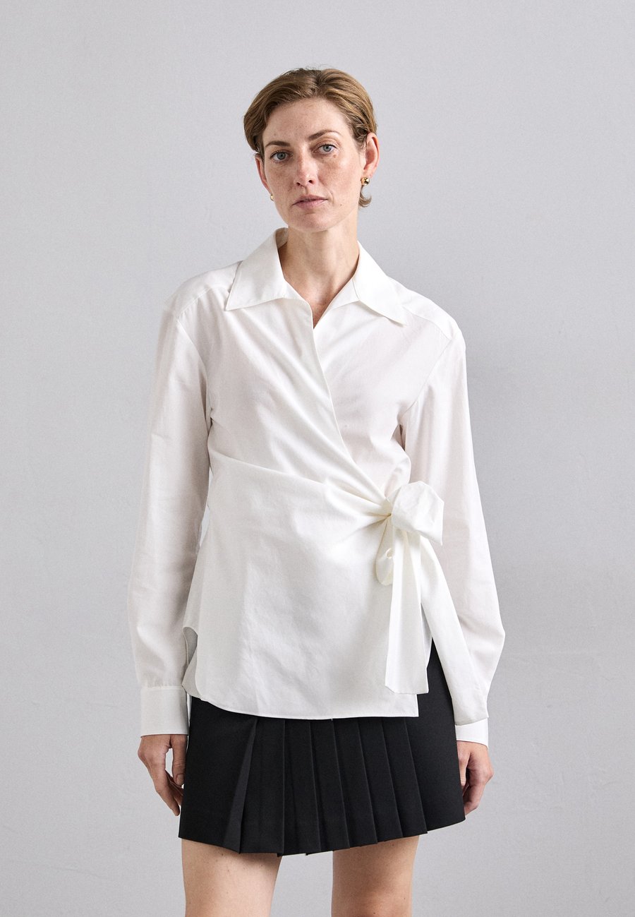 Блуза Paul Smith WOMENS , White
Блуза Paul Smith WOMENS , White