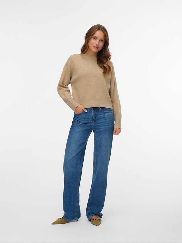 Бежевый свитер Vero Moda
Бежевый свитер Vero Moda