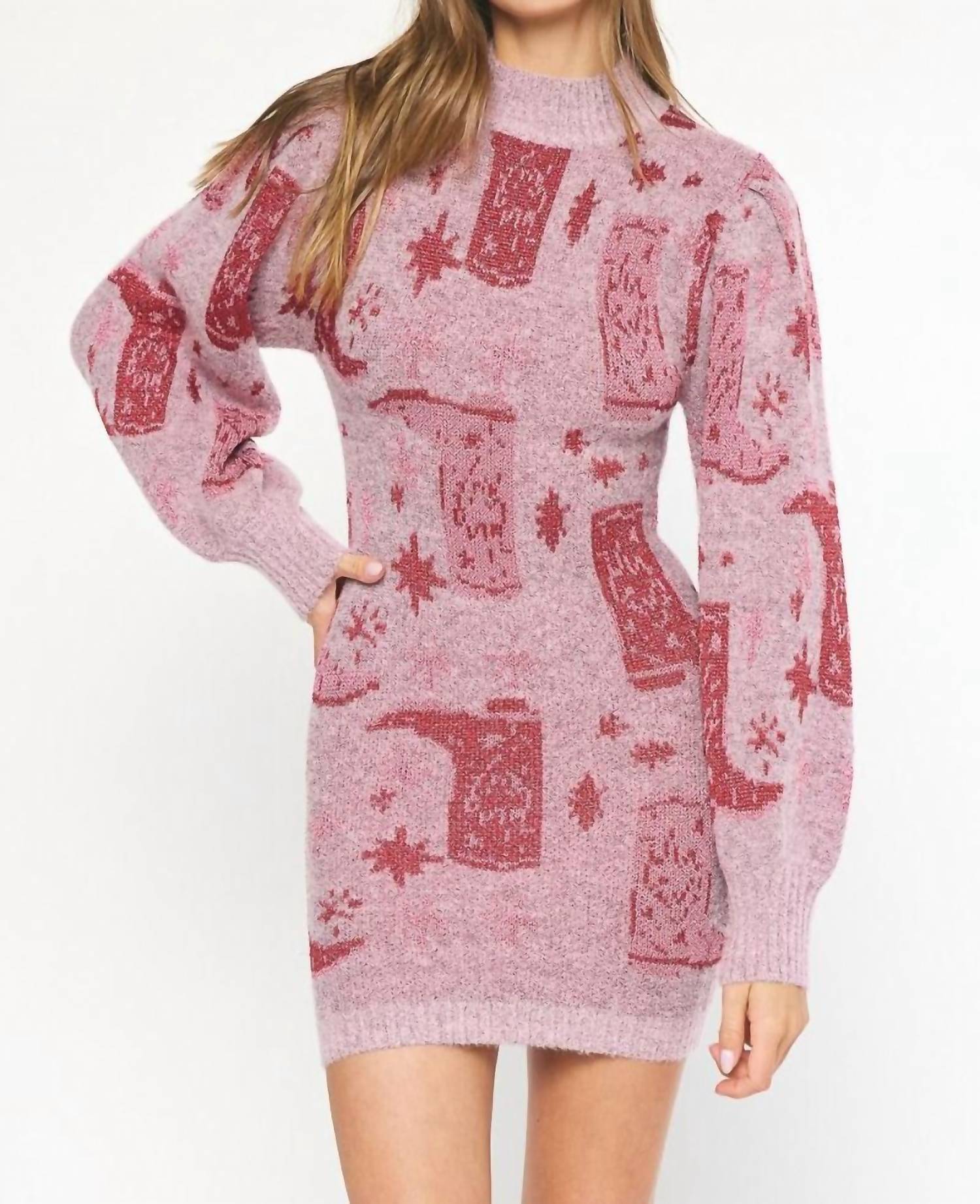 Розовое платье в стиле ковбойки с пайетками Entro
Розовое платье в стиле ковбойки с пайетками Entro