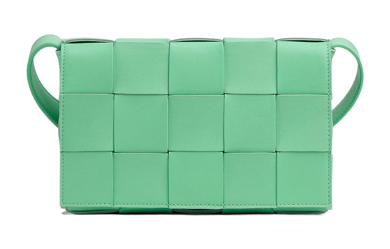 Сумка-косметичка светло-зеленого цвета Bottega Veneta, Set (Bag+Dust Bag)
Сумка-косметичка светло-зеленого цвета Bottega Veneta, Set (Bag+Dust Bag)