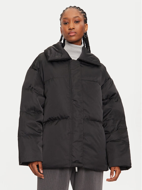 Пуховик стандартного кроя Calvin Klein, черный
Пуховик стандартного кроя Calvin Klein, черный